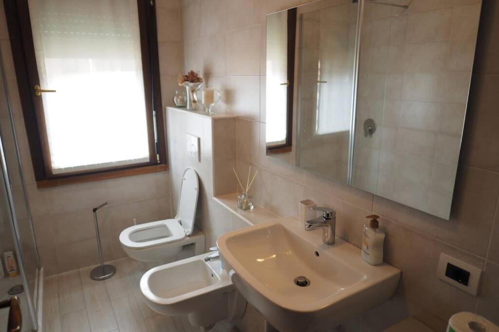 La Casa Degli Ospiti Appartement Morbegno Buitenkant foto