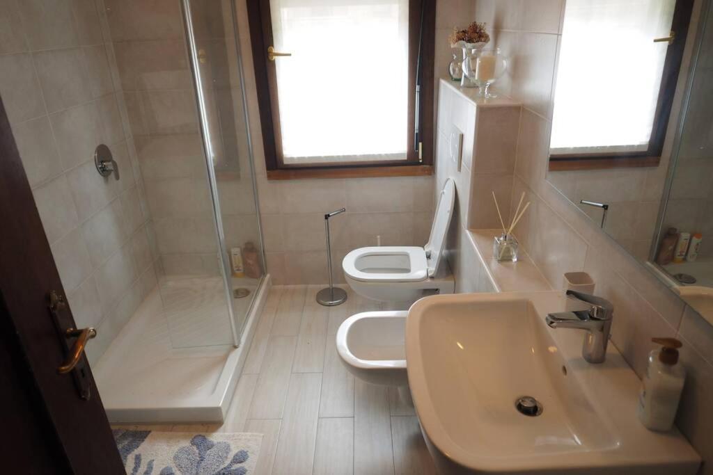 La Casa Degli Ospiti Appartement Morbegno Buitenkant foto