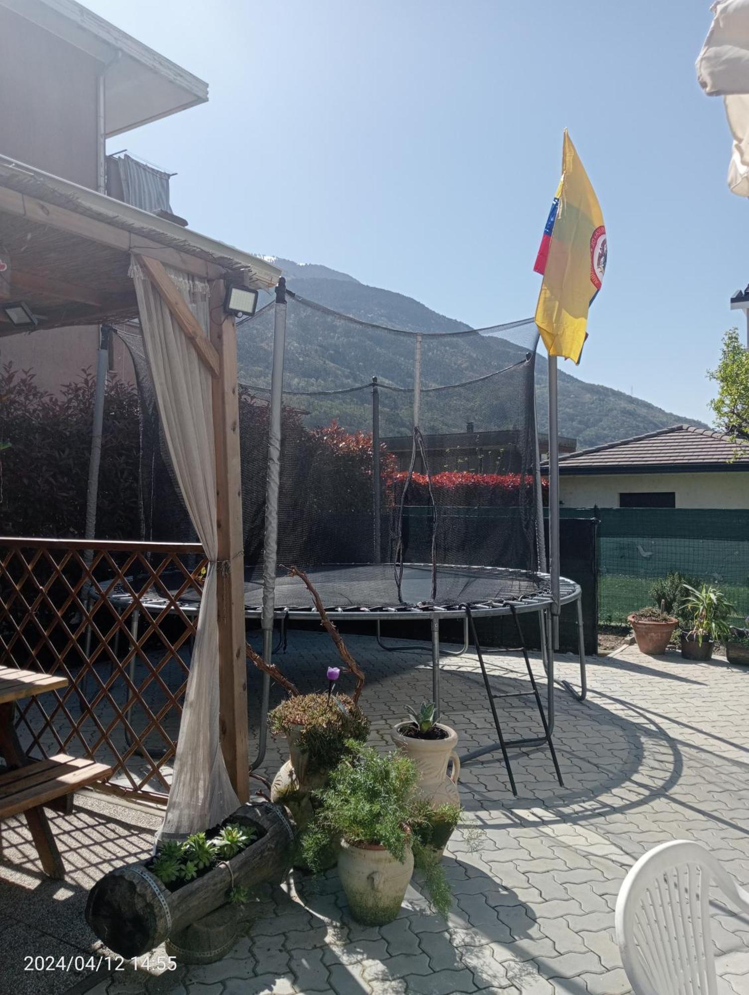 La Casa Degli Ospiti Appartement Morbegno Buitenkant foto